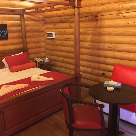 Sawary Beach Hotel Батрун Екстер'єр фото