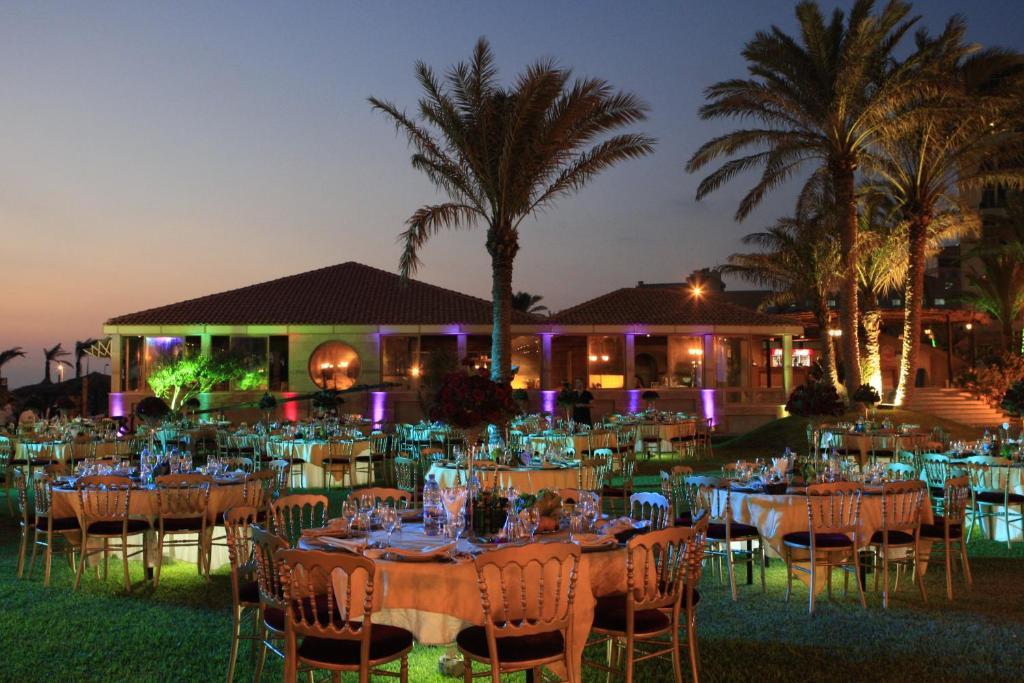 Sawary Beach Hotel Батрун Екстер'єр фото