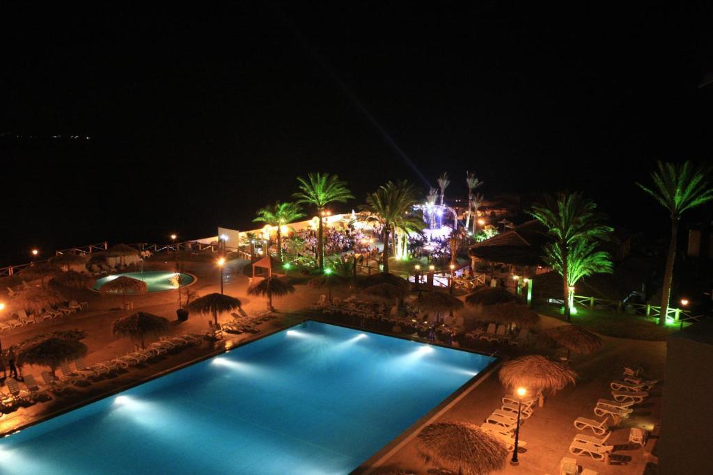 Sawary Beach Hotel Батрун Екстер'єр фото