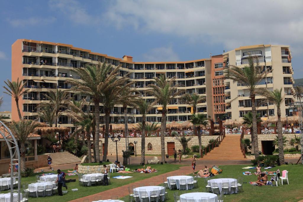 Sawary Beach Hotel Батрун Екстер'єр фото