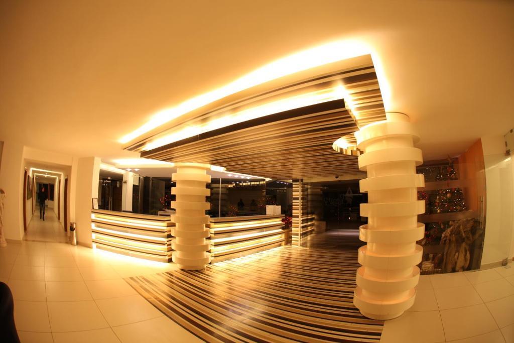 Sawary Beach Hotel Батрун Екстер'єр фото