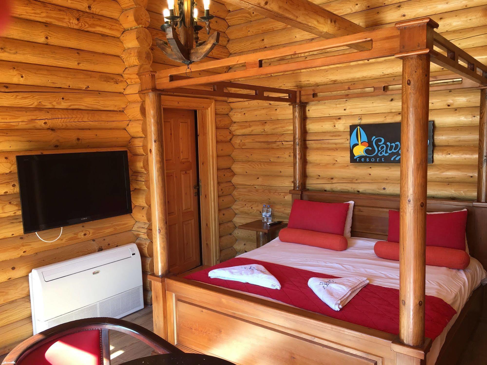 Sawary Beach Hotel Батрун Екстер'єр фото